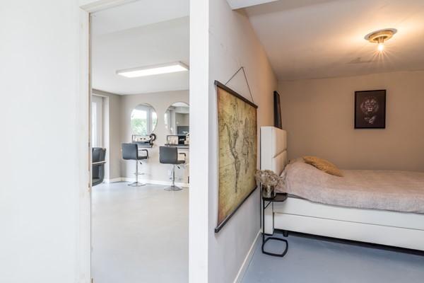 Foto - Te koop: Instapklare gemoderniseerde twee- onder- één kap woning uit 1969 met 144m2 wonen op een perceel van 391 m2 met een energielabel A in Simpelveld